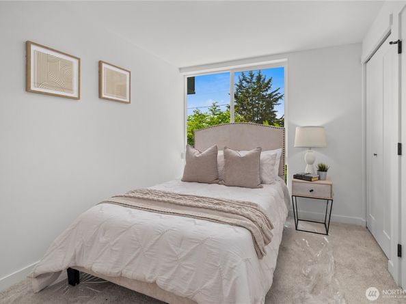 3852 Carr Place N, Seattle WA 98103