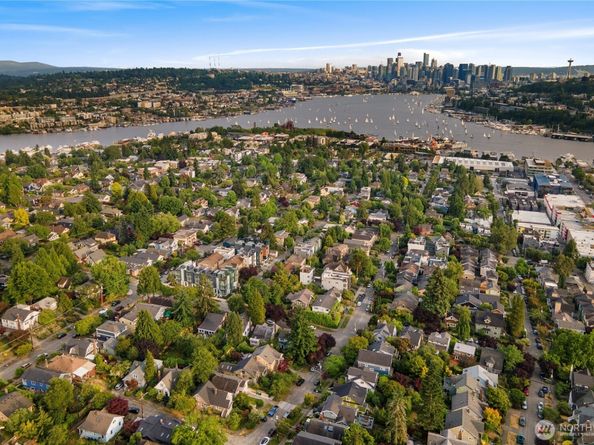 3852 Carr Place N, Seattle WA 98103