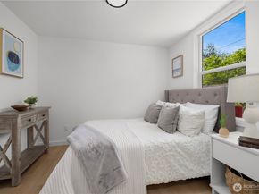 3852 Carr Place N, Seattle WA 98103