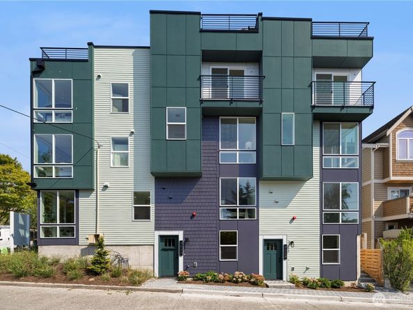 3852 Carr Place N, Seattle WA 98103