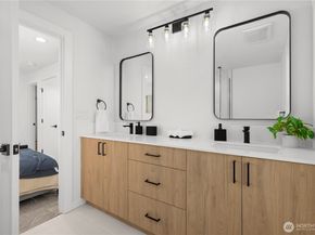 3852 Carr Place N, Seattle WA 98103