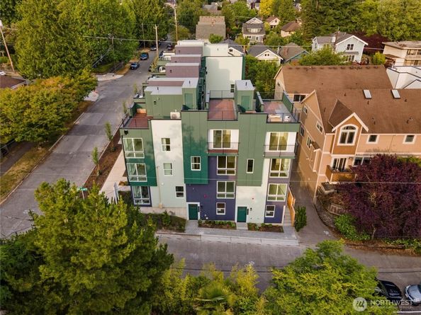 3852 Carr Place N, Seattle WA 98103