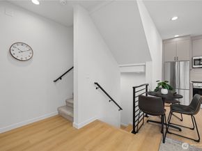 3852 Carr Place N, Seattle WA 98103