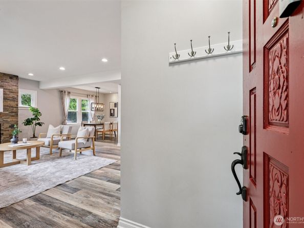 8258 Interlake Avenue N, Seattle WA 98103