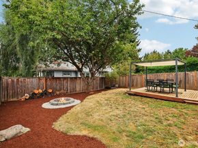 8258 Interlake Avenue N, Seattle WA 98103