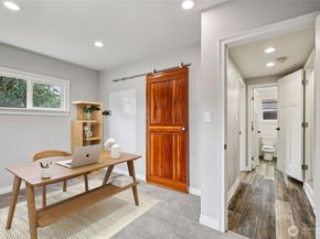 8258 Interlake Avenue N, Seattle WA 98103