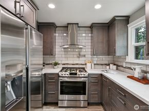 8258 Interlake Avenue N, Seattle WA 98103