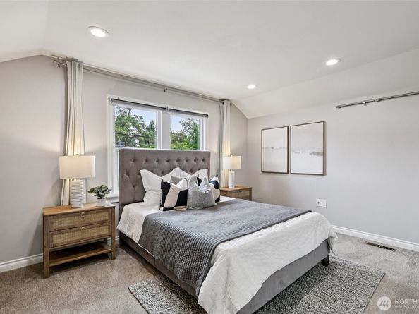 8258 Interlake Avenue N, Seattle WA 98103