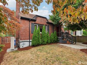 8258 Interlake Avenue N, Seattle WA 98103
