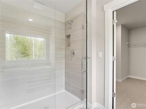 10482 135th Avenue NE 42, Kirkland WA 98033