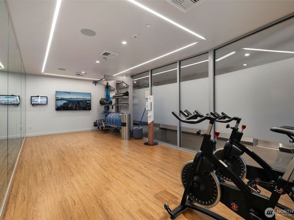 188 Bellevue Way NE 1806, Bellevue WA 98004