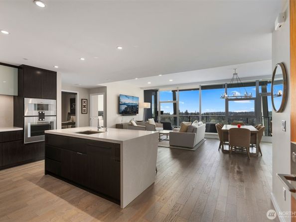 188 Bellevue Way NE 1806, Bellevue WA 98004