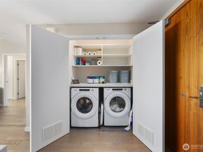188 Bellevue Way NE 1806, Bellevue WA 98004