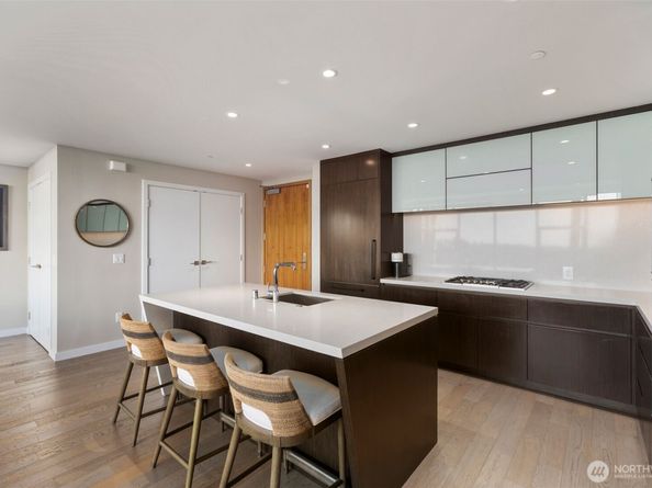 188 Bellevue Way NE 1806, Bellevue WA 98004