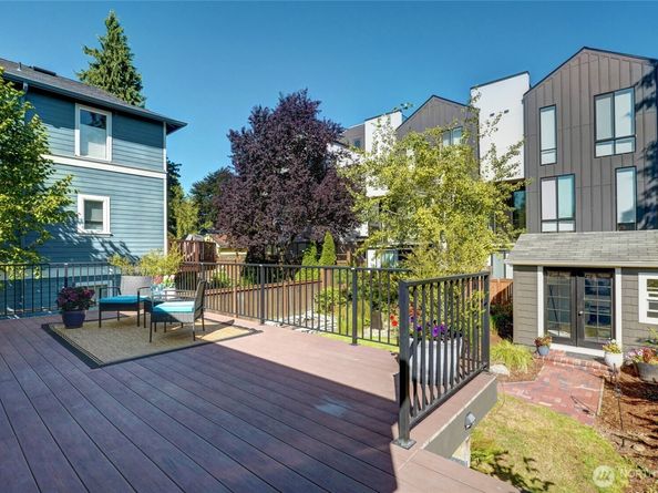 8034 17th Ave NW, Seattle WA 98117