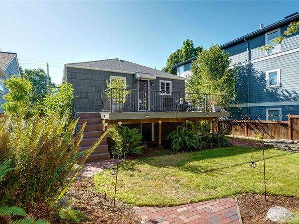 8034 17th Ave NW, Seattle WA 98117
