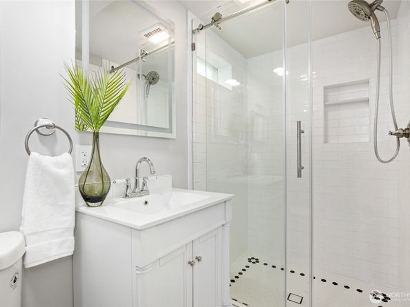 8034 17th Ave NW, Seattle WA 98117
