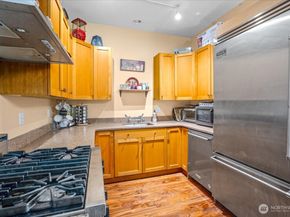 2920 Eastlake Avenue E 403, Seattle WA 98102