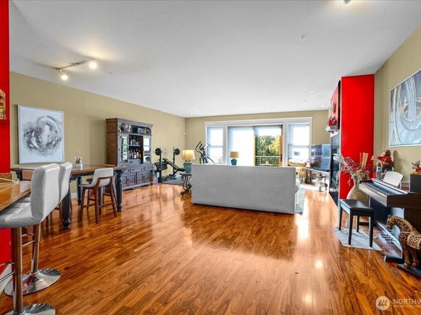 2920 Eastlake Avenue E 403, Seattle WA 98102