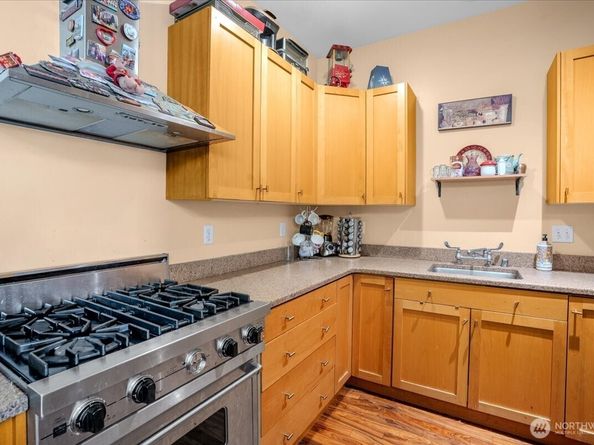 2920 Eastlake Avenue E 403, Seattle WA 98102