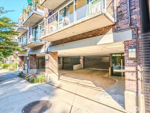 2920 Eastlake Avenue E 403, Seattle WA 98102