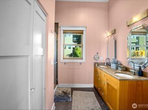 2920 Eastlake Avenue E 403, Seattle WA 98102