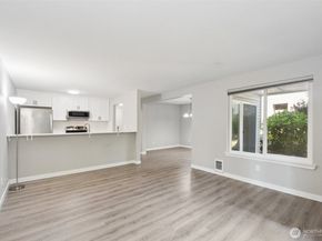 14717 NE 44th Pl R7, Bellevue WA 98007