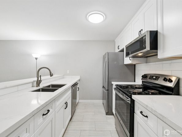 14717 NE 44th Pl R7, Bellevue WA 98007