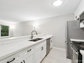14717 NE 44th Pl R7, Bellevue WA 98007