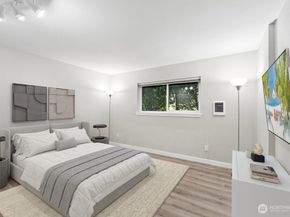 14717 NE 44th Pl R7, Bellevue WA 98007