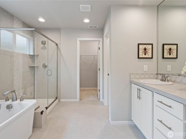 27003 101st Court SE, Kent WA 98030