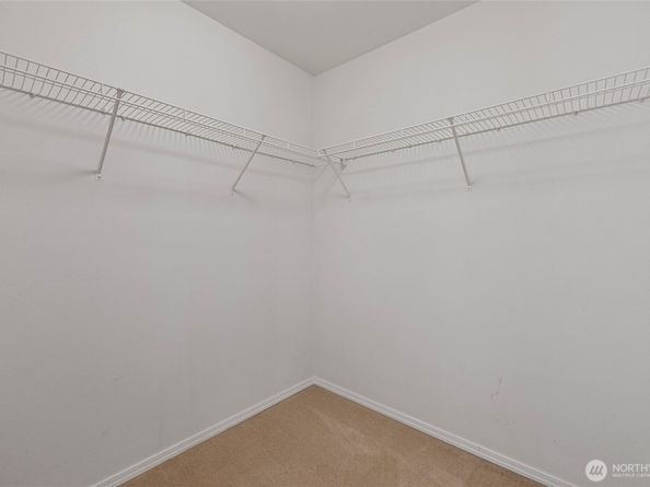 8823 Holly Drive 502, Everett WA 98208