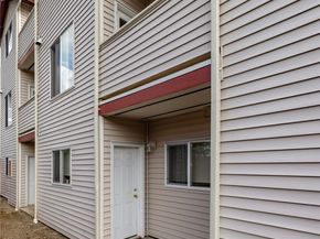 8823 Holly Drive 502, Everett WA 98208
