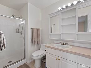 8823 Holly Drive 502, Everett WA 98208