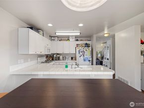 8823 Holly Drive 502, Everett WA 98208