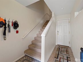8823 Holly Drive 502, Everett WA 98208