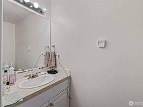 8823 Holly Drive 502, Everett WA 98208