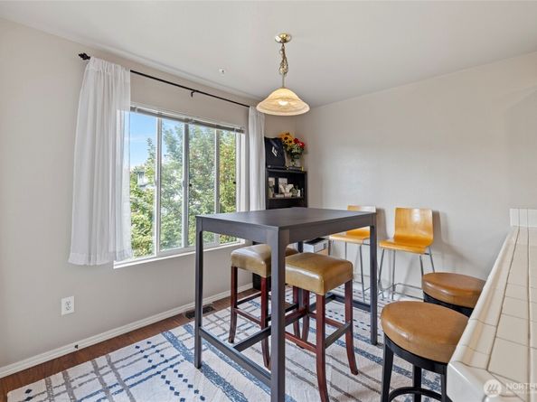 8823 Holly Drive 502, Everett WA 98208