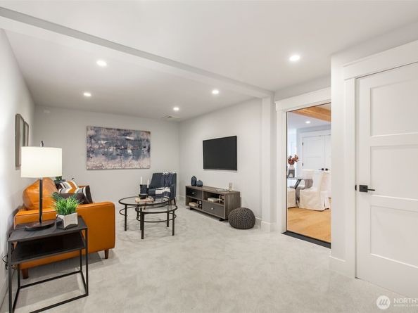 2511 2nd Avenue W, Seattle WA 98119