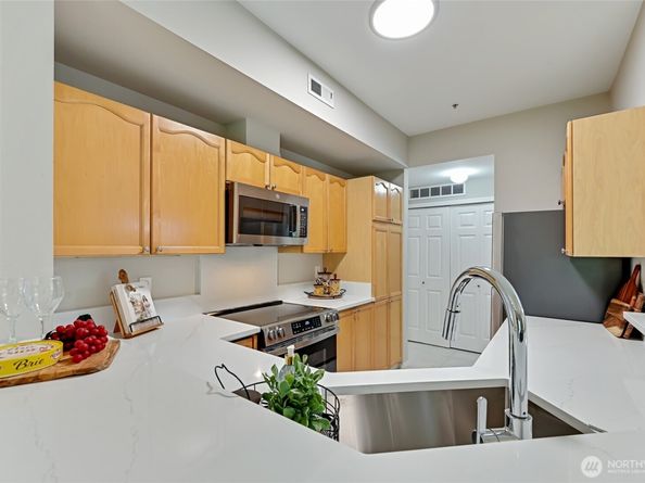 12109 NE 171st Place B103, Bothell WA 98011