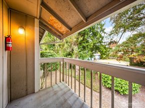 20120 66th Place W E3, Lynnwood WA 98036