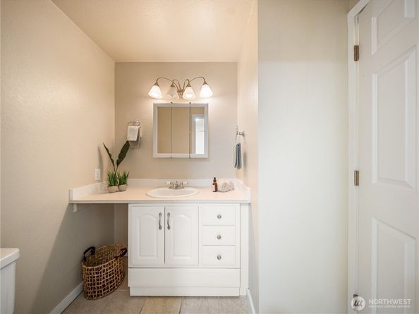 20120 66th Place W E3, Lynnwood WA 98036