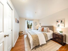 20120 66th Place W E3, Lynnwood WA 98036
