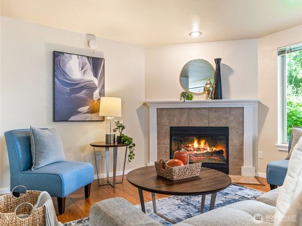 20120 66th Place W E3, Lynnwood WA 98036