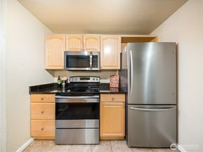 20120 66th Place W E3, Lynnwood WA 98036