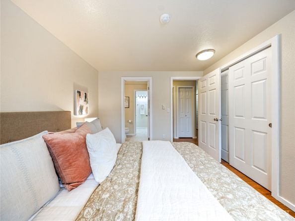 20120 66th Place W E3, Lynnwood WA 98036