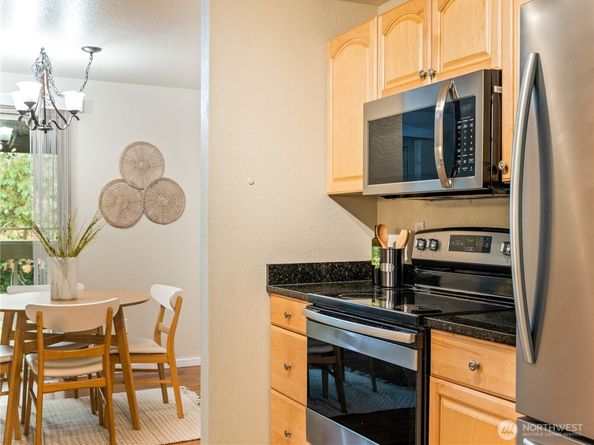 20120 66th Place W E3, Lynnwood WA 98036