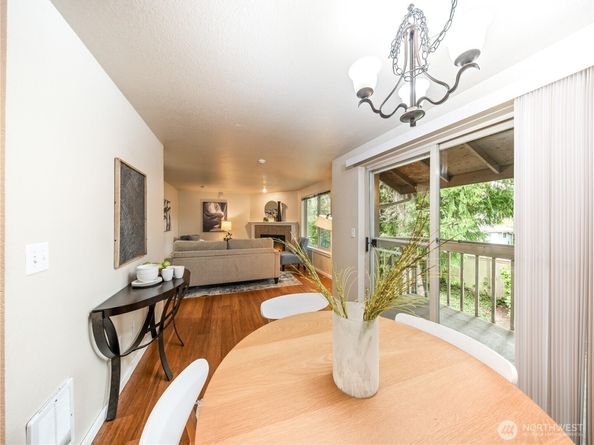 20120 66th Place W E3, Lynnwood WA 98036