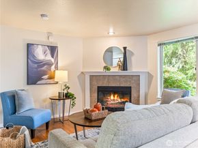 20120 66th Place W E3, Lynnwood WA 98036