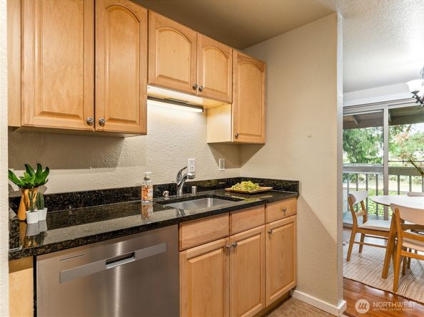 20120 66th Place W E3, Lynnwood WA 98036